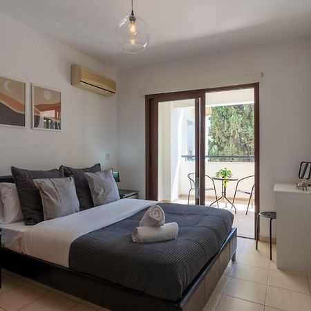 Mia 1-Bedroom Apartment In 拉纳卡 外观 照片