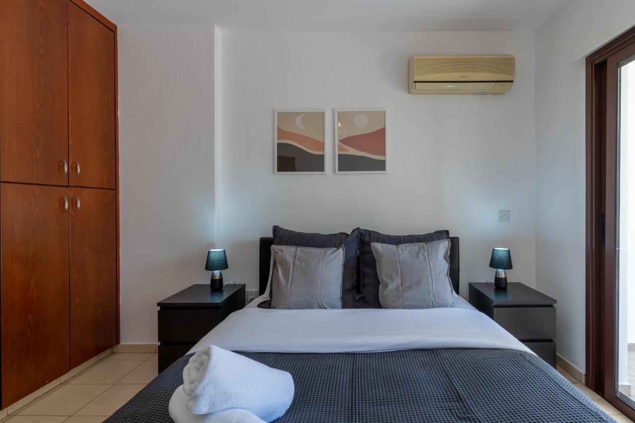 Mia 1-Bedroom Apartment In 拉纳卡 外观 照片