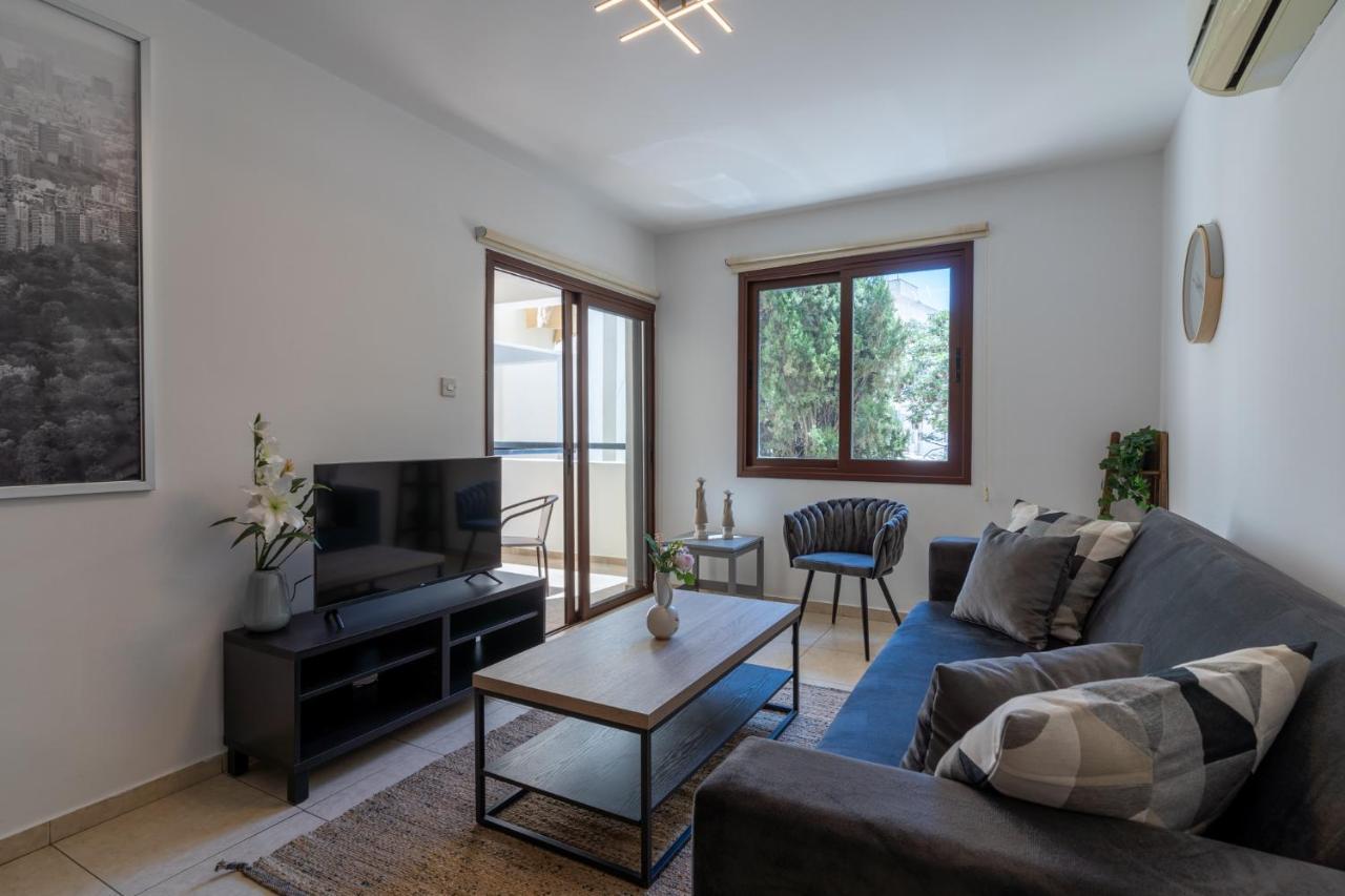 Mia 1-Bedroom Apartment In 拉纳卡 外观 照片